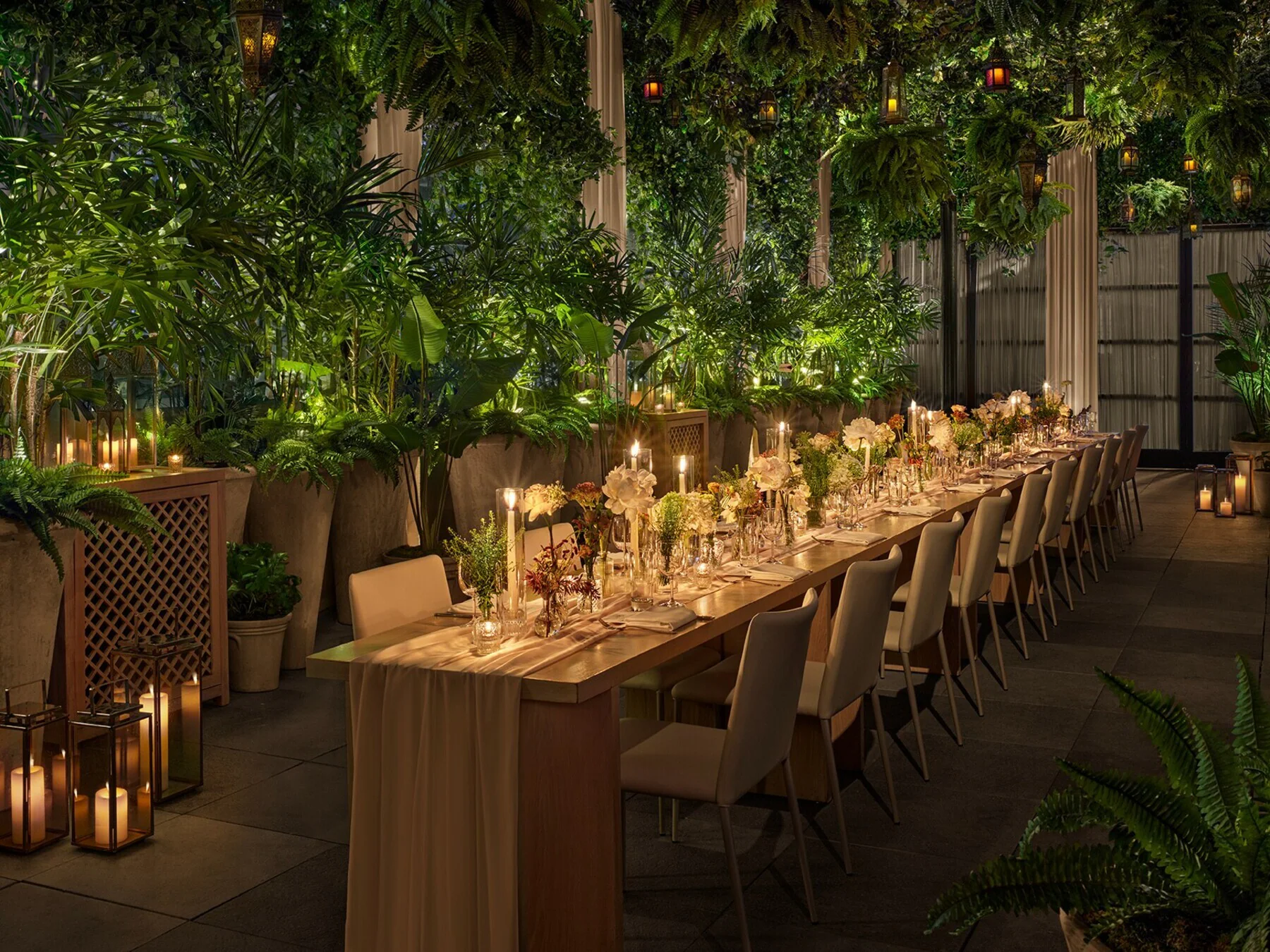 Outdoor Seating Dining